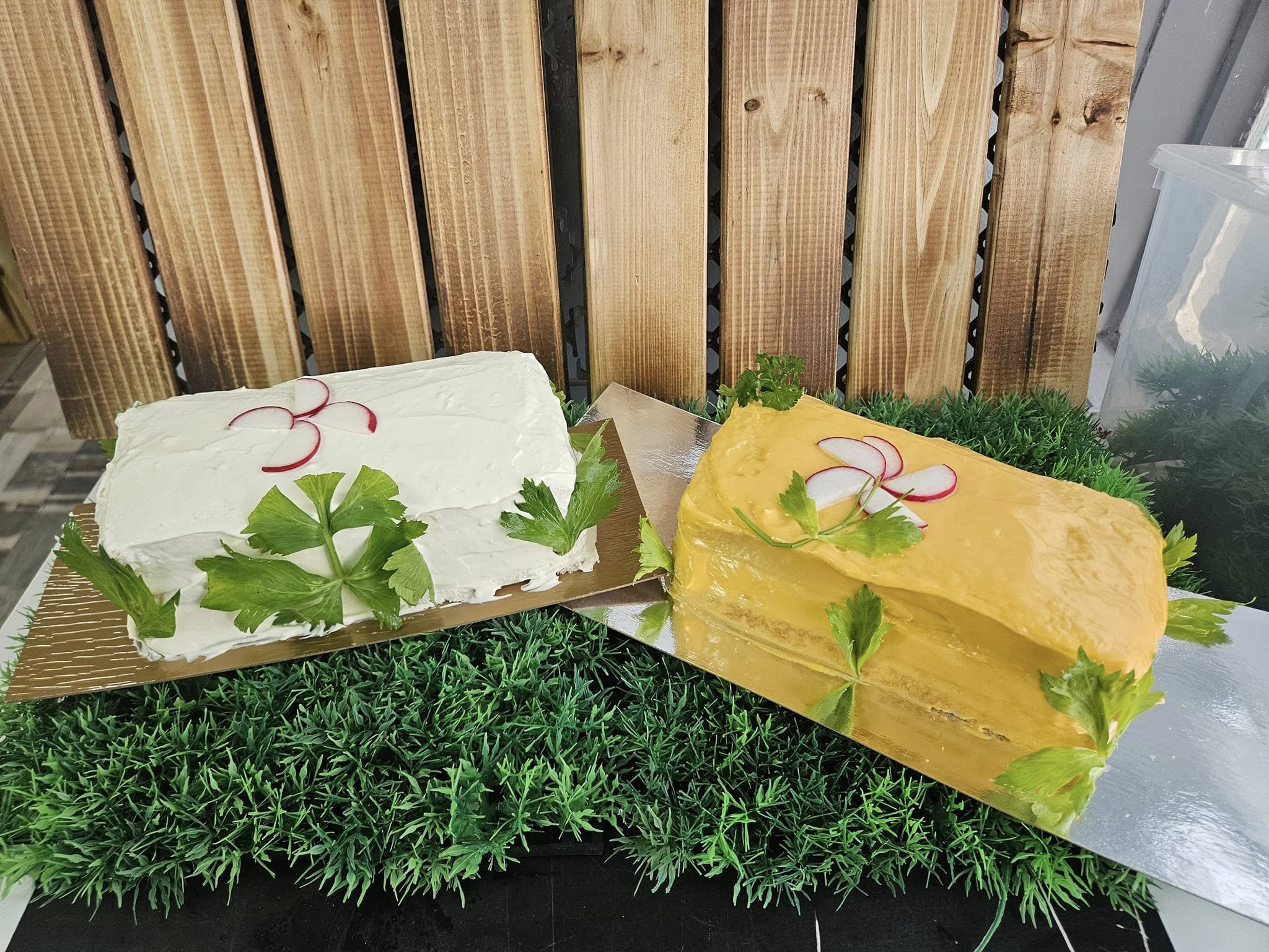 No photo description available.