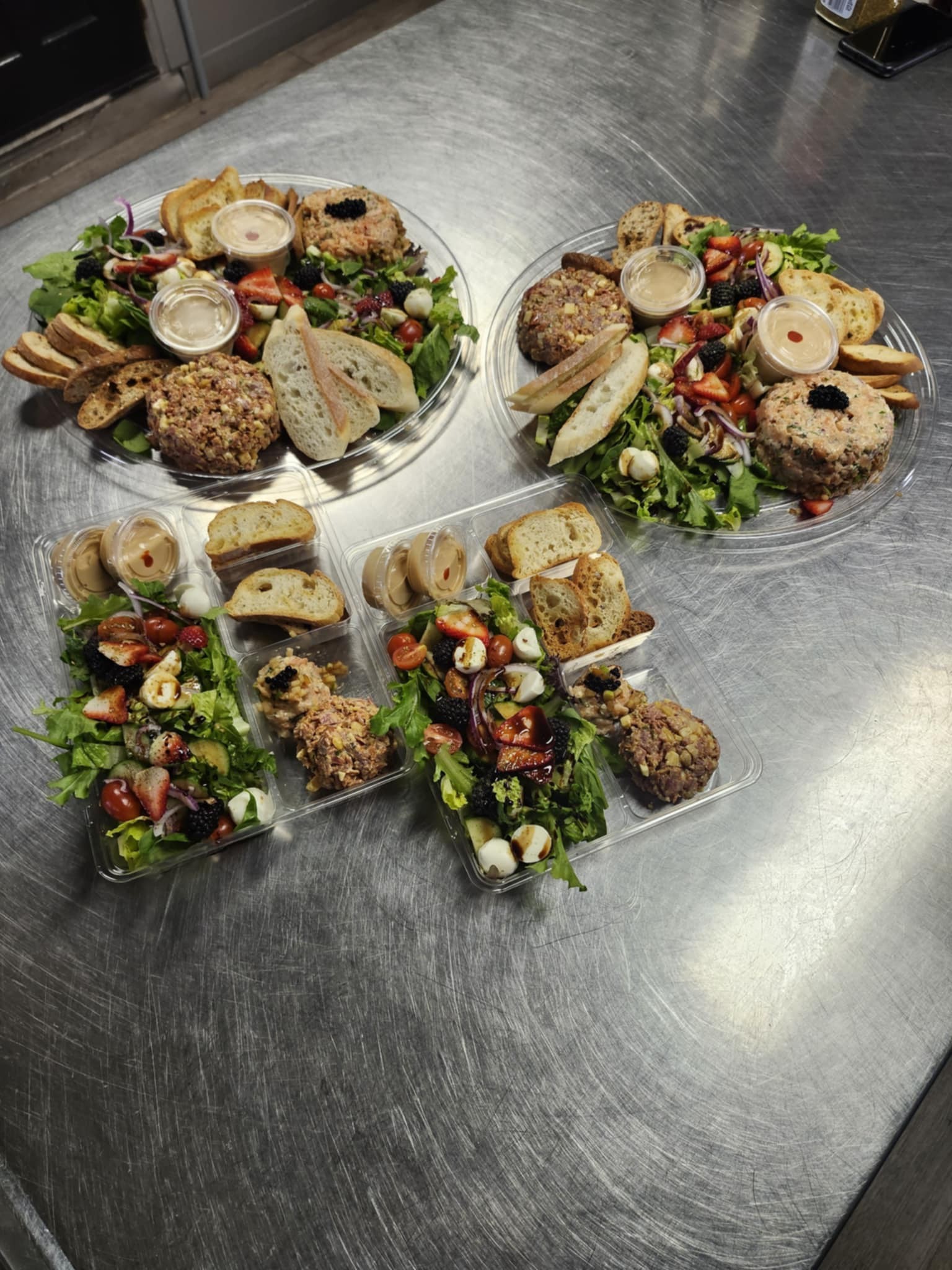 No photo description available.